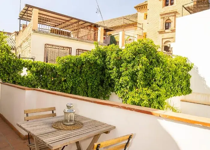 Carmen típico en Albaicín Granada con piscina y parking opcional